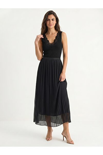 ONLOOX Black Tulle Fabric High Waist Maxi Length Lined Pleated Flowing Form S...