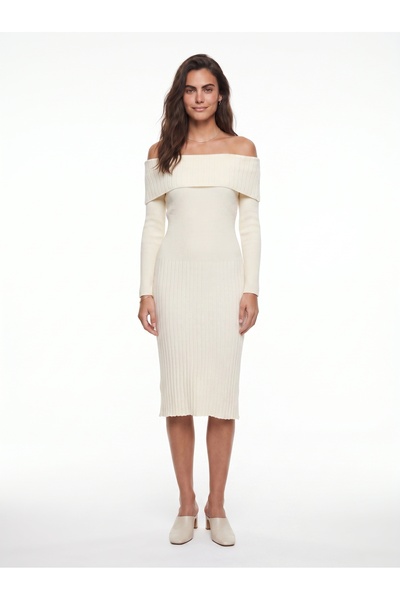 ONLOOX Ecru Ribbed Acrylic Knitwear Madonna Collar Long Sleeve Standard Size ...