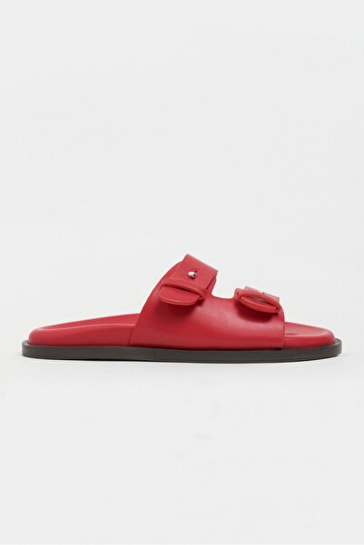 NİŞANTAŞI SHOES شبشب نسائي أحمر لطيف بتصميم ريفي وشريط مزدوج ونعل مسطح