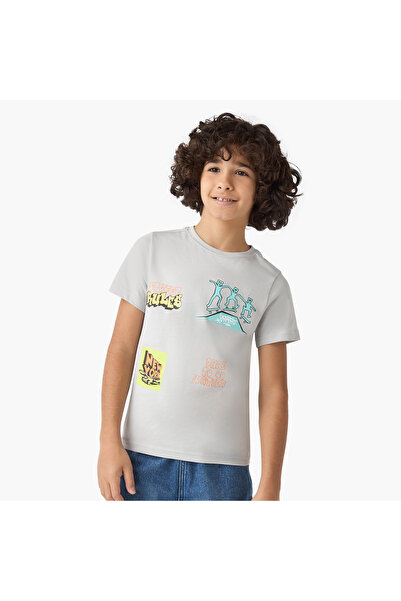 Juniors Graphic Print T-shirt with Short Sleeves