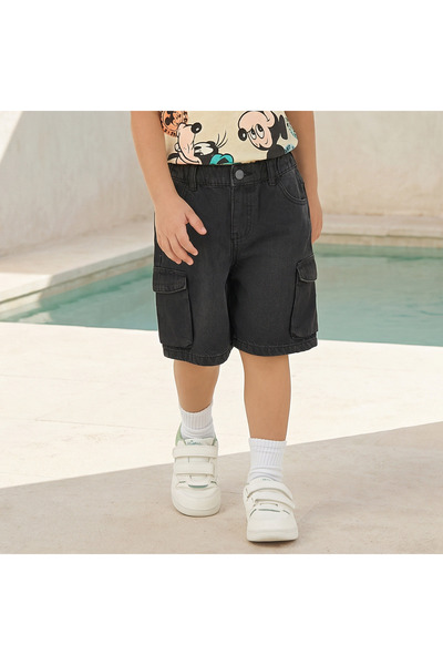 Juniors Buttoned Waist Shorts with Cargo Pockets