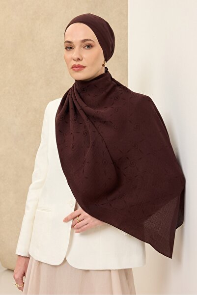 Silk Home شال قطني من نايا ماكسي مونوغرام بلون بني غامق