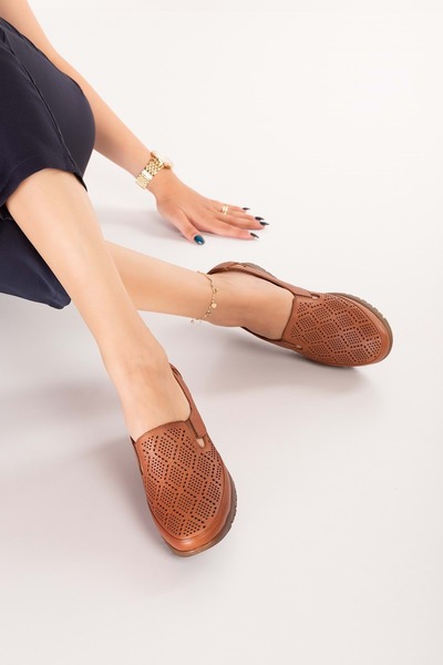 Gondol Women's Genuine Leather Anatomical Sole Padded Heeled Laser Perforated...