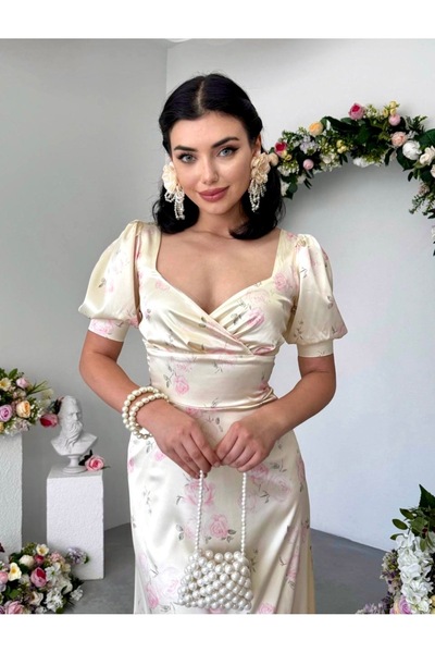 Dilek Vardar Εκρού Σατέν Φόρεμα με Διπλό Κουμπωτό Ντεκολτέ και Λουλουδάτο Σχέδιο