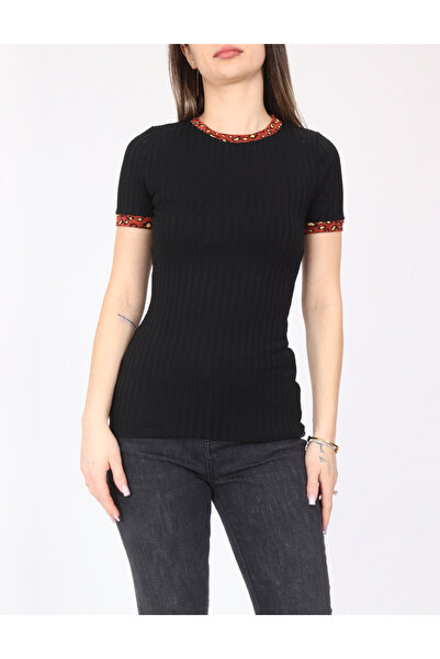 Evendi Tricou, Negru