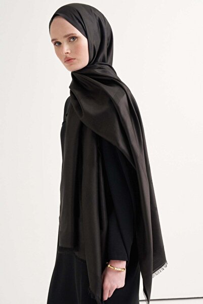 carell Elira Jacquard Silk Shawl Black