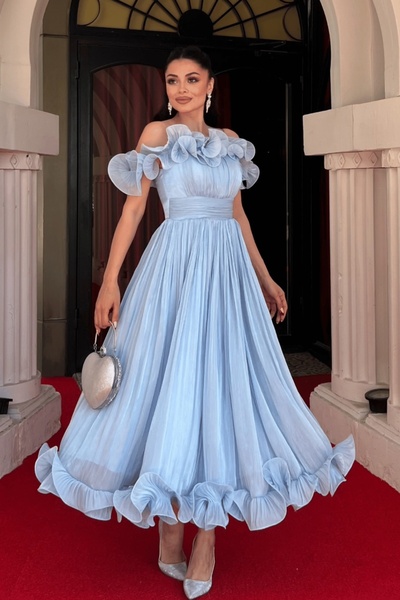 ADAMODA.RO Rochie elegantă din satin creponat cu detalii cu volane