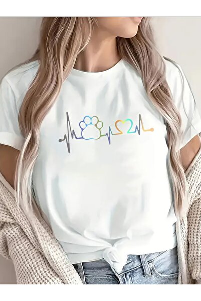 STITCHLY تي شيرت نسائي أسود خفيف الوزن ومريح بأكمام قصيرة يتميز بتصميم مميز ل...