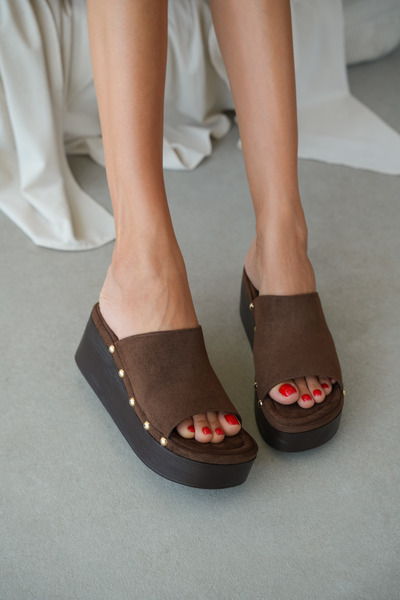 selin shoes Corvia Thick Strap Wedge Heel Women's Slippers - Brown Suede