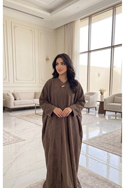 alqarat Mira Luxury Winter Bisht – Weave of Warmth & Elegance