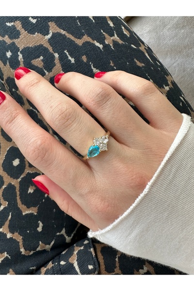 ringbox خاتم زهرة أفقي من الحجر الأزرق الذهبي