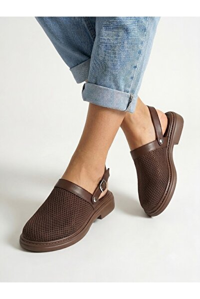 Yula Fashion Shoes يمكن استخدام الصنادل الصيفية الشبكية النسائية كنعال.