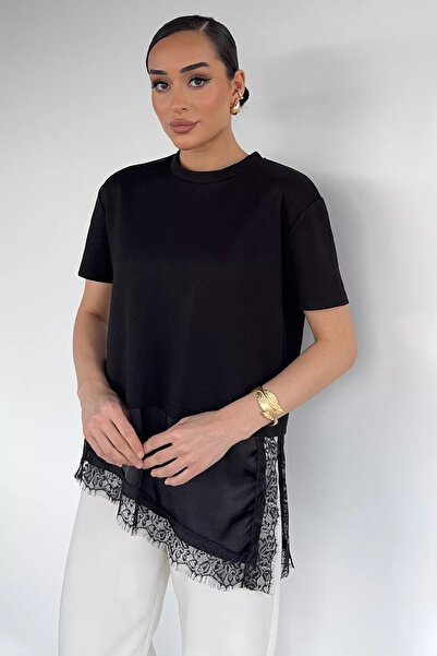 Aryena بلوزة نسائية سوداء بياقة دائرية مزينة بالساتان والغيبور