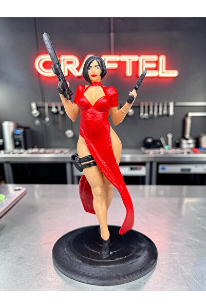 CRAFTEL Resident Evil Ada Wong Kırmızı Elbiseli Silahlı 3D Figür El Boyaması
