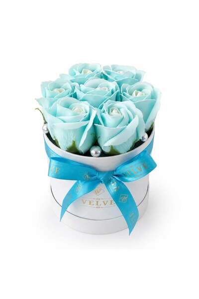 velve Aranjament floral Glamour Double Color, 7 trandafiri din sapun bleu-alb...