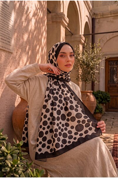 EBRUTESETTÜR سلسلة شالات بنمط البولكا دوت باللون البني