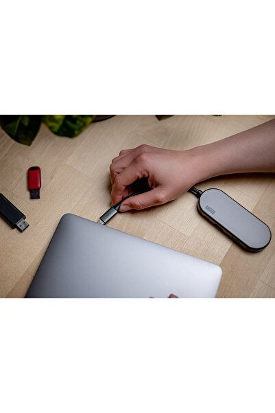NO BRAND ADAPTOR HUB 4 ÎN 1 USB-C 4K HDMI USB SD