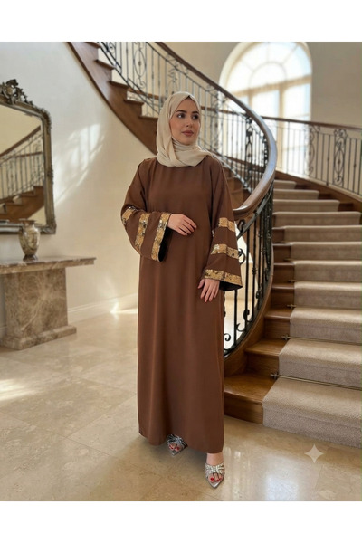 Fzd filizzade فستان بأكمام واسعة وثلاثة خطوط مزينة بالتفاصيل، مناسب للارتداء في الأيام العادية والمناسبات الخاصة.