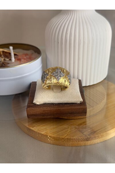 ANKA JEWELLRY خاتم نسائي من الفولاذ بلون ذهبي مرصع بأحجار الزركون مع تفاصيل ع...