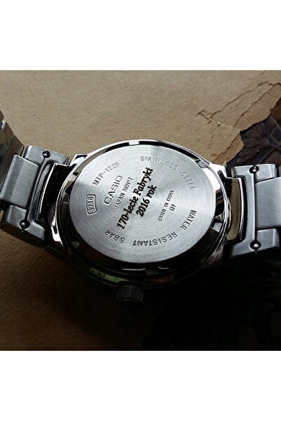 Casio Ceas sport cult vintage F-91WB-7A digital, retro, alb, cu iluminare.