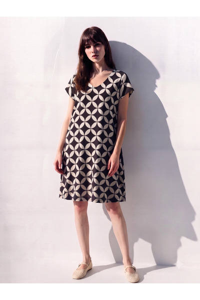 Flubutik Women's Woven Viscose Cotton Relaxed Cut V-Neck Dress Black Vitra