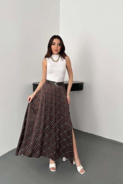 Clothes Fast تنورة ماكسي نسائية بنية منقوشة بخصر مرتفع وفتحة جانبية على شكل ح...