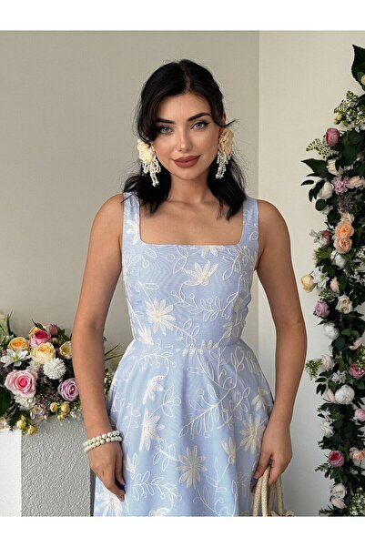 Moda Days فستان نسائي ميدي أزرق مزين بالزهور وياقة مربعة وحزام مخطط مطرز يناس...