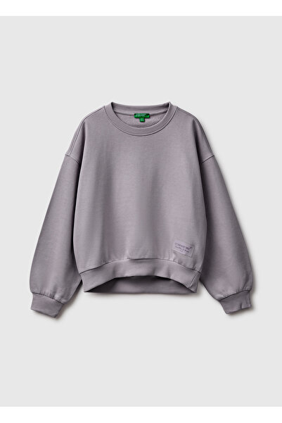 United Colors of Benetton سويت شيرت بناتي ذو أكمام طويلة وياقة دائرية باللون ...