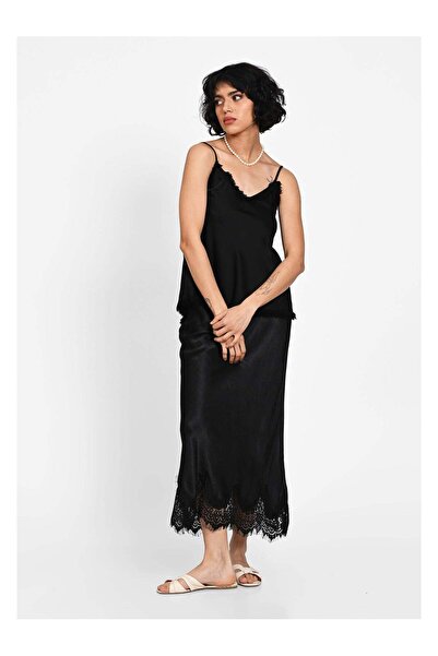 SimpleFind Top satinat cu bretele Negru