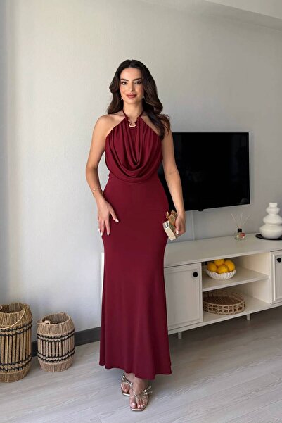 Kadın Degaje Yaka Boyundan Bağlamalı Vücuda Oturan Uzun Abiye Elbise