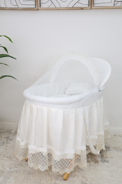 Fun Moment The Moses Basket Comes with a Foldable Base