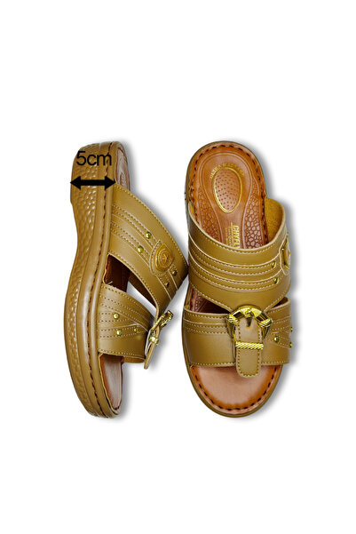 Amity Footwear KSA شبشب رجالي جلد بإبزيم ذهبي – سهل الارتداء – تصميم مريح فري...
