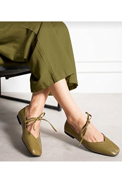 waito Mier Closed-Toe Women's Ballet Flats