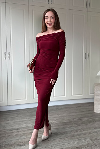 Dilay Gökoğlu Butik Drapeli Uzun Kollu Yırtmaçlı Midi Bordo Elbise