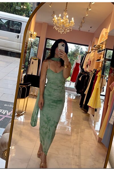 Hatice Altıntaş YEŞİL ASKILI UZUN ELBİSE
