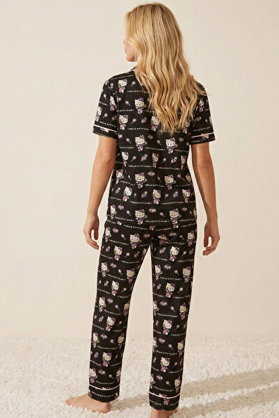 Siyah İnci Hello Kitty Lisanslı %100 Pamuk Siyah Pembe Çok Renkli Düğmeli Biyeli Pijama Takım 26120451
