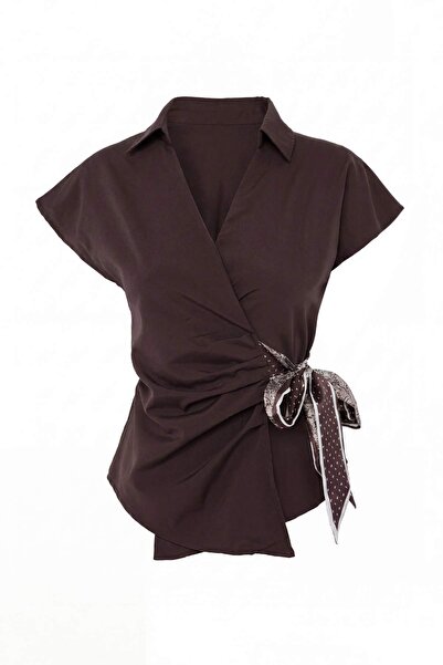 Trendyol Collection بلوزة بتفاصيل ربط باللون البني TWOAW27BZ00040