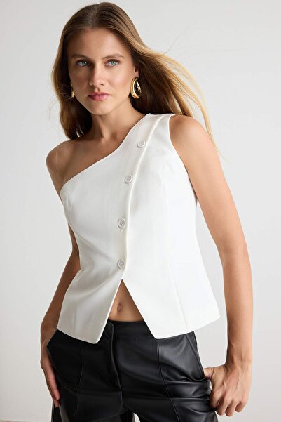 Trendyol Collection سترة بيضاء بكتف واحد مزودة بحزام للخصر TWOAW27YE00009