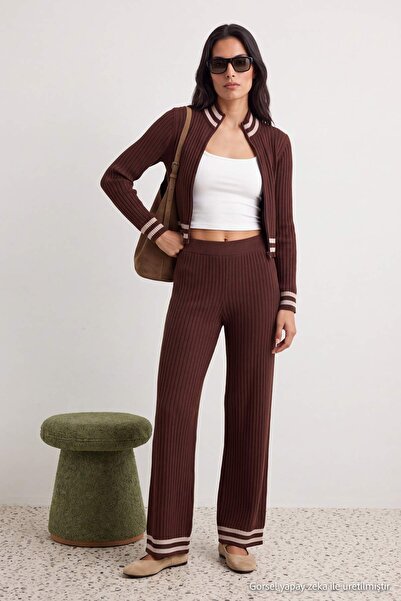 Trendyol Collection طقم تريكو بني اللون بسحّاب من الأسفل إلى الأعلى TWOAW25AU...