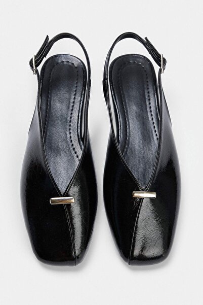TRENDYOL SHOES حذاء باليرينا نسائي بتفاصيل مشبك أسود TAKAW27BE00006