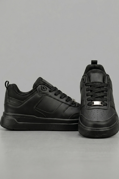 IN-STEP Color-Block Comfort: Black Boys' Sports Shoes