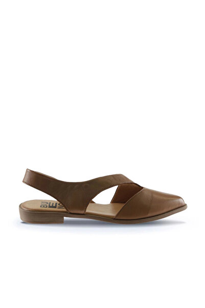 Bueno Shoes Sandale plate de damă din piele maronie 01ws2311
