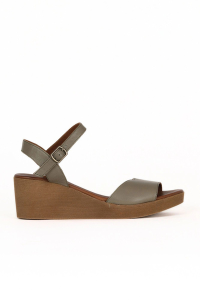 Bueno Shoes صندل نسائي بكعب عريض من الجلد الأخضر 01we3904