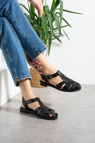 guijarro Women's Black Shiny Leather Buckle Fisherman Sandals Casual Summer