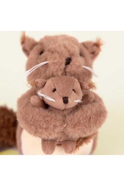 Egmont Toys Veverita de plus cu puiut,