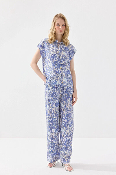 Gusto Patterned Viscose Blouse with Lace-Up Collar - Blue