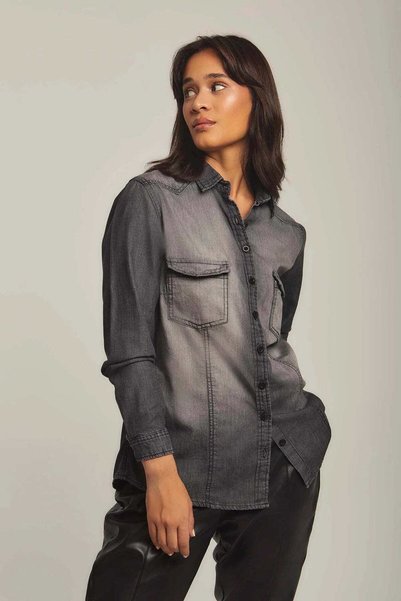 DALYDRESS بلوزة جينز بأزرار أمامية
