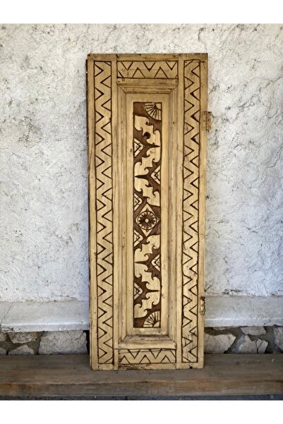 Keçeden Yaşamlar Işlemeli Kapı