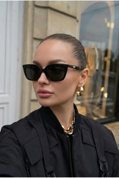 Chunky Frame Luxury Unisex Black Ultra Light Black Sunglasses with Uv400 Filter