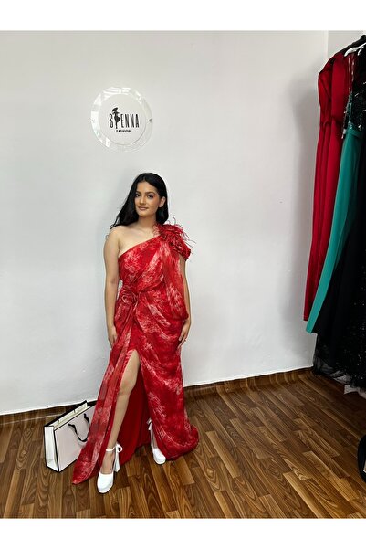 Sienna Fashion Elegant and fluid red evening dress